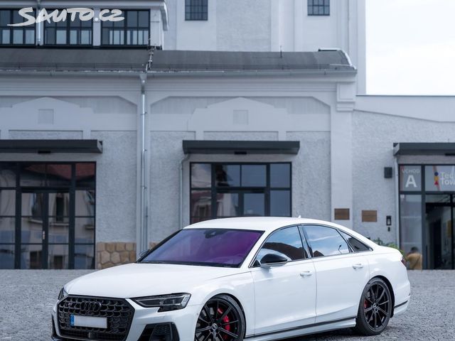Audi S8